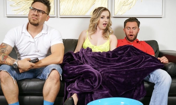 Жена изменила мужу с соседом и трахнулась с ним практически у него на глазах