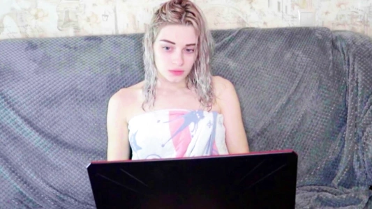 Русская девушка познакомилась для секса с незнакомцем с интернета