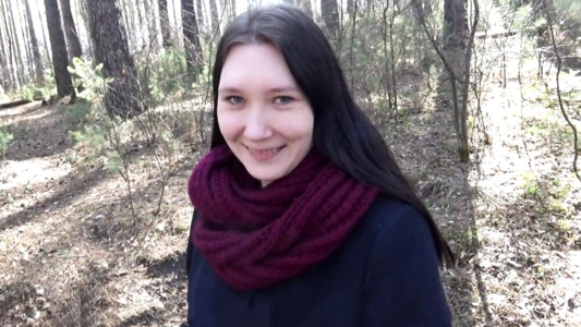 Незнакомец предложил отсосать за 1000 рублей и она повелась