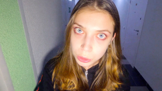 Тише! У меня мама дома, она не должна знать что ты приходил!