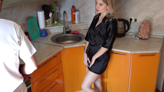 Русская женушка изменила мужу с мойщиком окон, потому что он её уже замахал