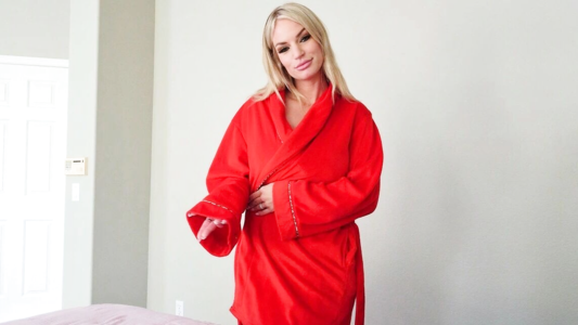 Ночевка у лучшего друга закончилась сексом с его мамой!