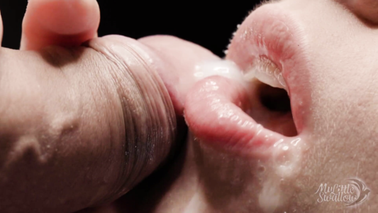 Очень сладкий минет - реально крупным планом с подругой в маске!