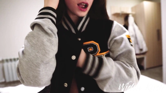 Как тут откажешь, когда возбужденная подружка сама хочет секса