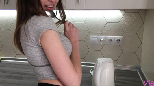 Тебе с сахаром или без? Мне с твоей киской)