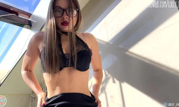 Русская училка поняла, что студент не хочет учится и решила соблазнить его на секс