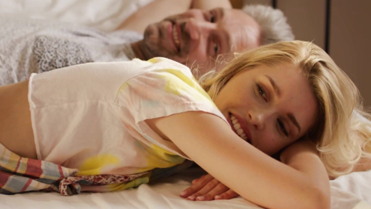 Очень нежныя девушка заслужила, чтобы ее целовали во все места