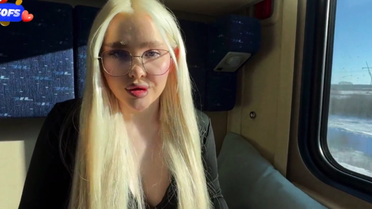 Секс в поезде - измена с соседом!