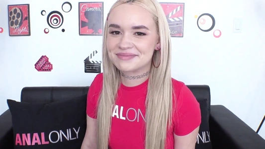 Пришла на кастинг с волосатой киской - порно крупным планом!