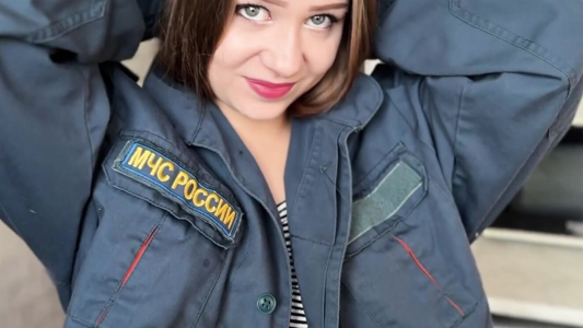 Отблагодарила рабочего мужика сексом