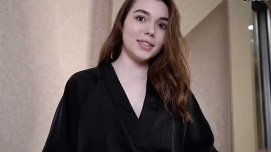 Помог милашке установить Винду и трахнул за одно