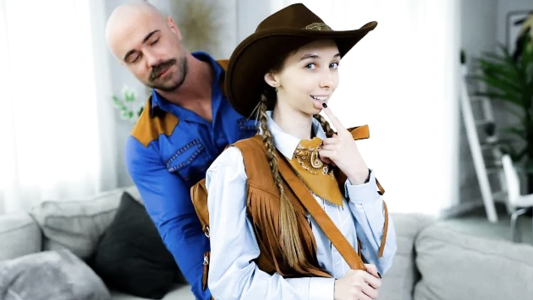 Молодая наездница любит скачки на члене