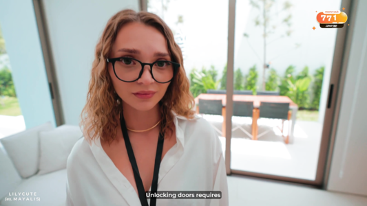 Риэлтор показала не только виллу, но и кое что еще