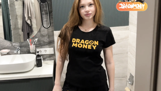 Видишь у меня уже стоит и я реально хочу трахаться