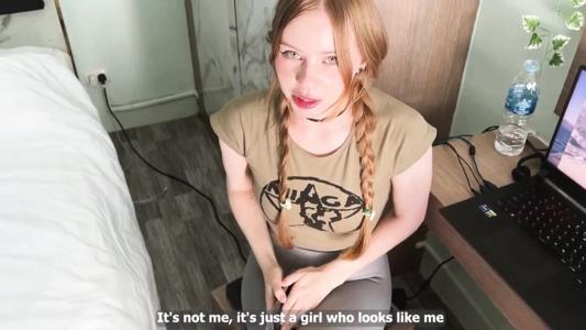 Поймал девушку лучшего друга на пошлостях и развел на минет