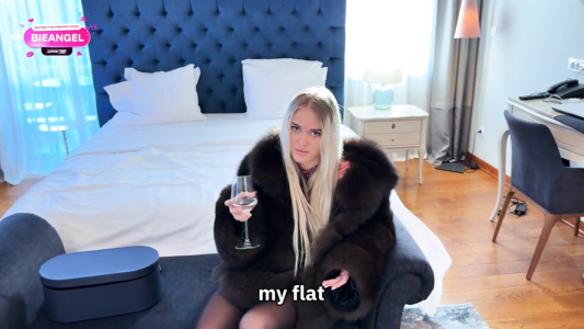 Я с твоим отцом только из-за денег