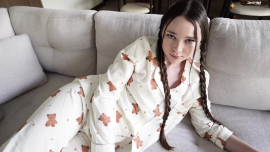 Отчим наказал меня за прогул — я лежала перед теликом!