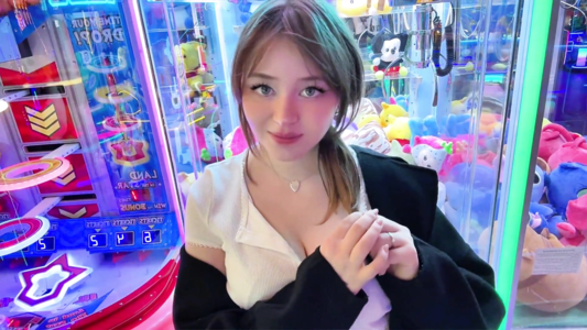 Так… я заставила его кончить два раза в мою молодую киску после первого свидания